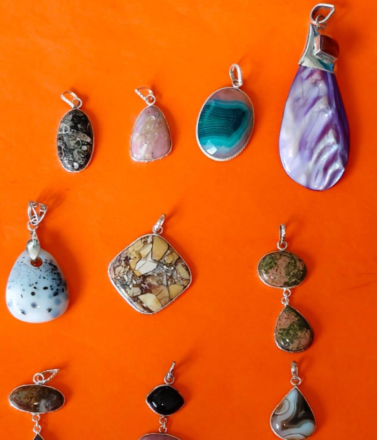 Frame 254 (1) Silver with semi precious gemstones - Image 1